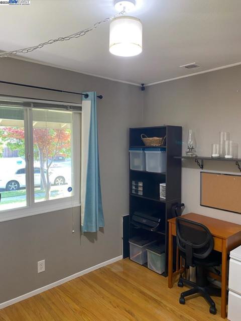 5186 Greenmeadow Dr, Concord CA: https://media.crmls.org/mediaz/87dabf58-f26c-43f4-a619-091781256afa.jpg