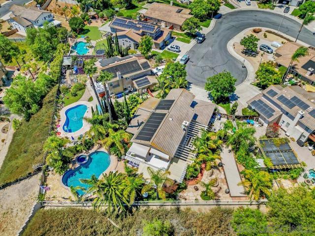 10496 Chaparral Dr, Santee CA: https://media.crmls.org/mediaz/87db14b7-b5cf-4556-8857-e0ceda68b6fa.jpg