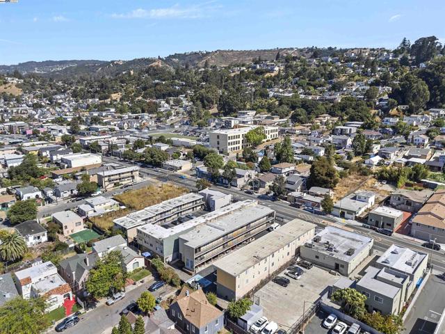 7975 MacArthur Blvd, Oakland CA: https://media.crmls.org/mediaz/87db855b-d579-4d8c-83e3-ff151d34d11d.jpg