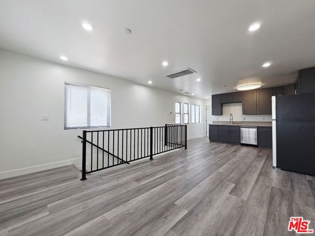 4112 S Normandie Avenue, Los Angeles CA: https://media.crmls.org/mediaz/87dc7b07-6f43-4c23-8b48-f9a862e4c5e3.jpg