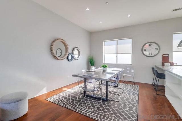1016 1st St, Coronado CA: https://media.crmls.org/mediaz/87dd3337-8d1b-4b9f-bcd8-7994e8db99d5.jpg