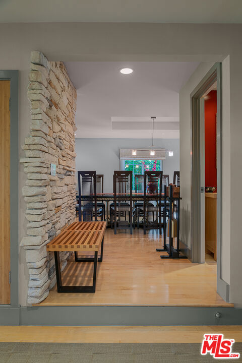 13477 Contour Drive, Sherman Oaks CA: https://media.crmls.org/mediaz/87de3db4-320d-41ab-b5a4-e2893d0ca463.jpg