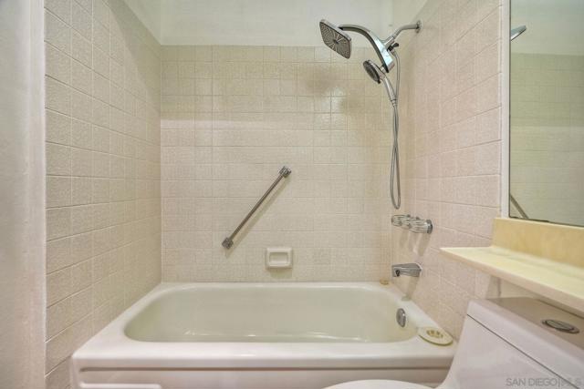 17438 Plaza Otonal, San Diego CA: https://media.crmls.org/mediaz/87de3fc8-b537-49aa-a9e2-87851a9fd576.jpg
