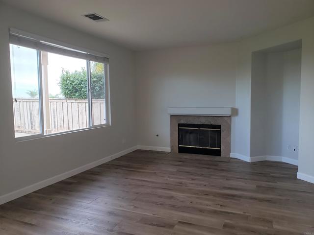 Detail Gallery Image 7 of 20 For 3546 Harwich St, Carlsbad,  CA 92010 - 4 Beds | 2/1 Baths