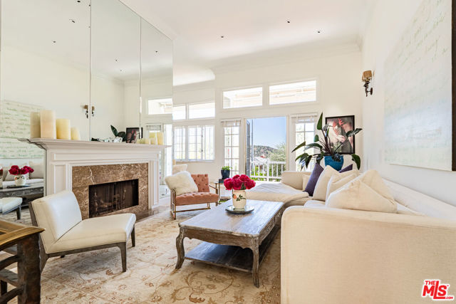 12555 The Vista, Los Angeles CA: https://media.crmls.org/mediaz/87df20a8-ec0a-422a-9a34-650548ca0df4.jpg