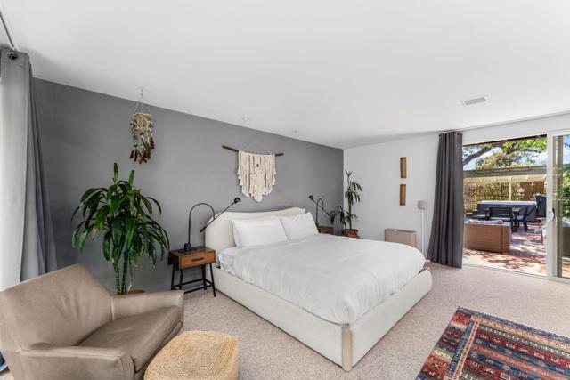 2315 Avenida De La Playa, La Jolla CA: https://media.crmls.org/mediaz/87df53f8-1188-4ba9-bab6-60a531081843.jpg