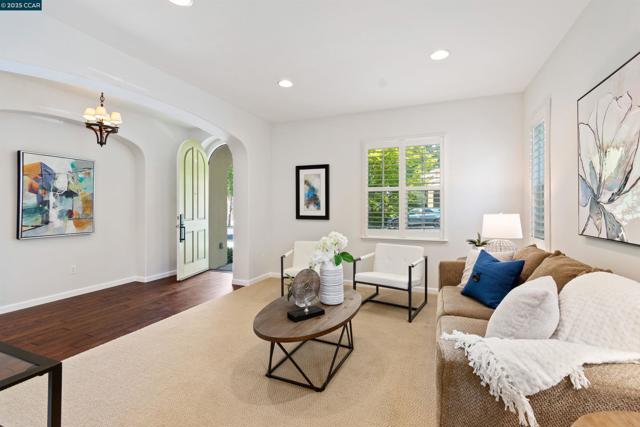 5214 Kenilworth Way, San Ramon CA: https://media.crmls.org/mediaz/87df891c-efd6-4231-8dea-5d7f3785330c.jpg