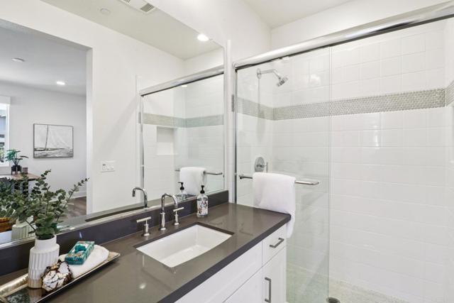 Detail Gallery Image 21 of 33 For 665 Sea Ridge Ct, Encinitas,  CA 92024 - 4 Beds | 3/1 Baths