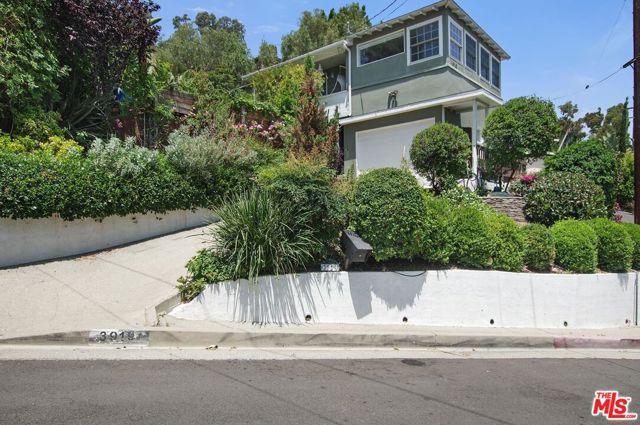 3919 Wawona Street, Los Angeles CA: https://media.crmls.org/mediaz/87dfdabb-97b2-442d-91ca-8bf60d3b3401.jpg