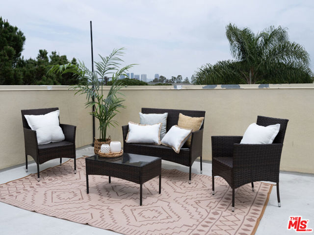 11428 National Boulevard, Los Angeles CA: https://media.crmls.org/mediaz/87dfe300-0779-41fe-8c3c-46acf707d0ee.jpg