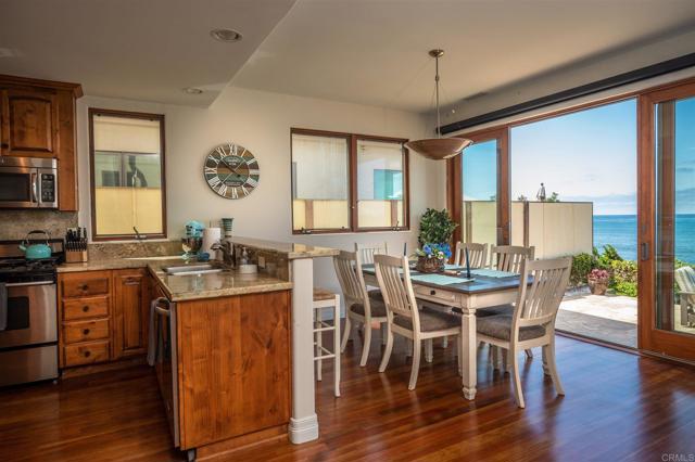 Detail Gallery Image 5 of 36 For 5556 Calumet Ave, La Jolla,  CA 92037 - 3 Beds | 3/1 Baths
