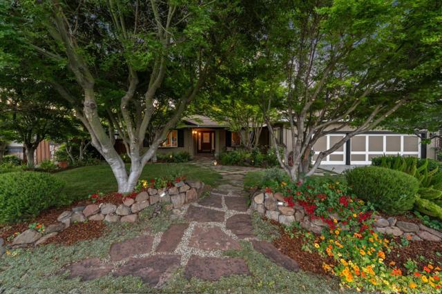 1275 Covington Road, Los Altos CA: https://media.crmls.org/mediaz/87e046b3-727a-45ff-9d71-bff88d36028d.jpg