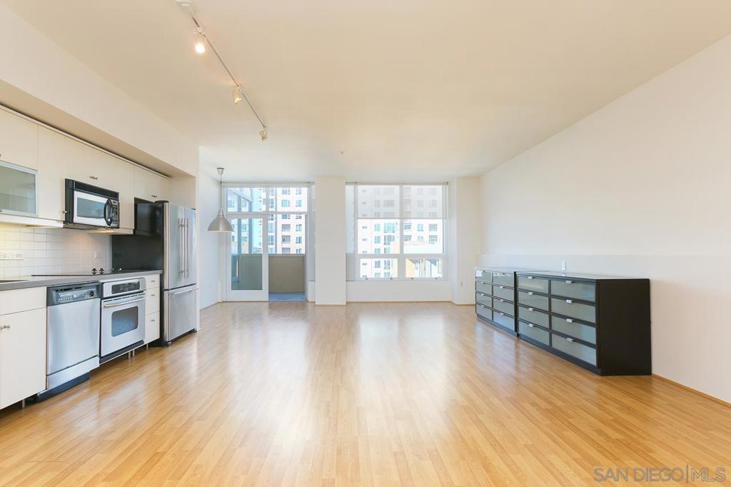 350 W Ash St #1101