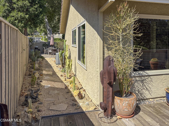 640 Campo Verde Court, Oak Park CA: https://media.crmls.org/mediaz/87e10726-9d8a-4039-a9e6-9ab84d2d3bb7.jpg