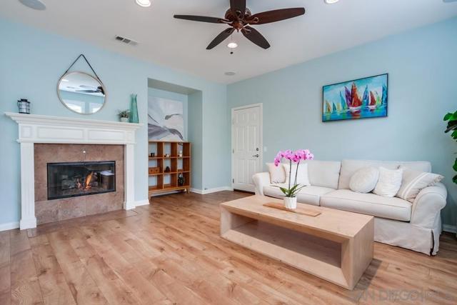 15655 Paseo Montenero, San Diego CA: https://media.crmls.org/mediaz/87e16595-f6cb-447c-bd91-5687bed2a11d.jpg