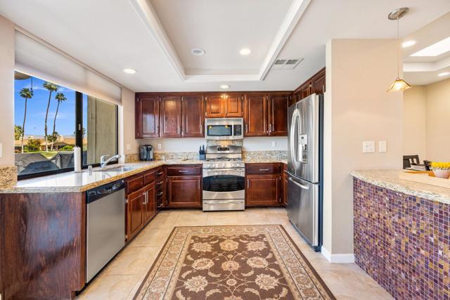 312 Castellana S, Palm Desert CA: https://media.crmls.org/mediaz/87e18353-fe5e-49b7-a463-835d8418fb46.jpg