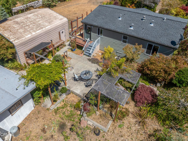 18700 Hare Creek Terrace, Fort Bragg CA: https://media.crmls.org/mediaz/87e1dc32-12f3-4c10-a9a7-581dc88a465f.jpg