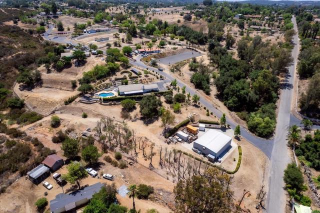 18822 Possum Pass, Valley Center CA: https://media.crmls.org/mediaz/87e1e15e-929d-445c-ab92-f621c80123d8.jpg