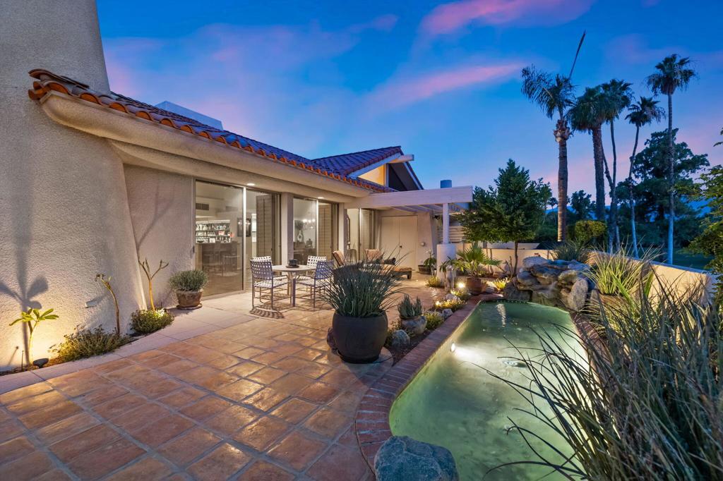 31 N Kavenish Drive