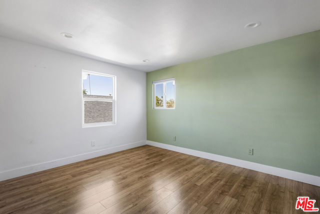 2074 W 29th Street, Los Angeles CA: https://media.crmls.org/mediaz/87e386ad-68c6-4b41-9dba-5648a5b7022d.jpg