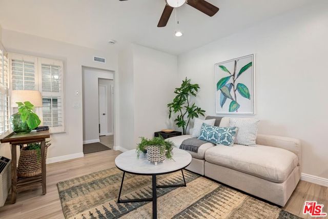 4307 Keystone Avenue, Culver City CA: https://media.crmls.org/mediaz/87e386ae-e351-46e9-9b4b-5e2aefa2d19b.jpg
