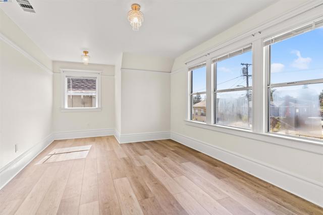 1206 E 23rd St, Oakland CA: https://media.crmls.org/mediaz/87e3a28a-840e-4261-9d98-9c89ecbdd7b8.jpg