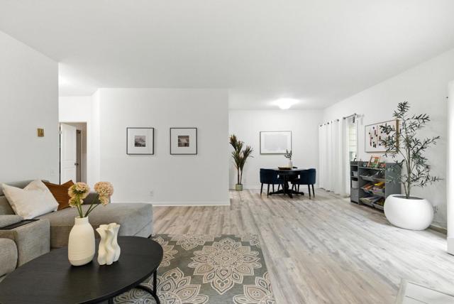 914 Shoreline Drive, San Mateo CA: https://media.crmls.org/mediaz/87e44386-4fce-4013-8282-7043cb22d969.jpg