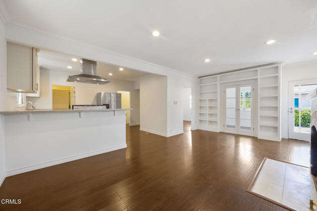 1430 Pepper Drive, Pasadena CA: https://media.crmls.org/mediaz/87e45d68-fa87-4b34-b5b8-0e9f3b6d2649.jpg