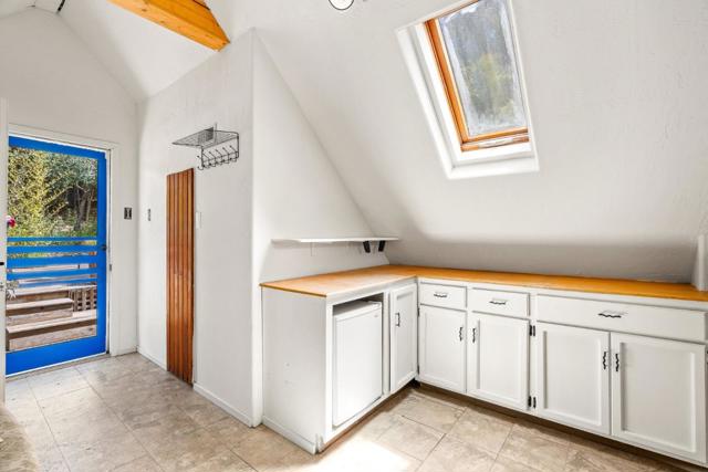 1284 Amesti Road, Corralitos CA: https://media.crmls.org/mediaz/87e4b161-aa84-4a60-bd4e-180b302a1dbf.jpg