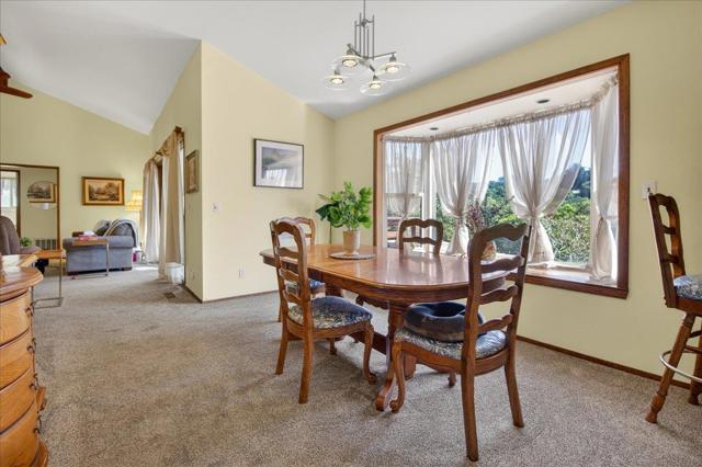 1222 Via Del Sol Road, Salinas CA: https://media.crmls.org/mediaz/87e4d240-c719-41c0-8823-1a9684c9f924.jpg