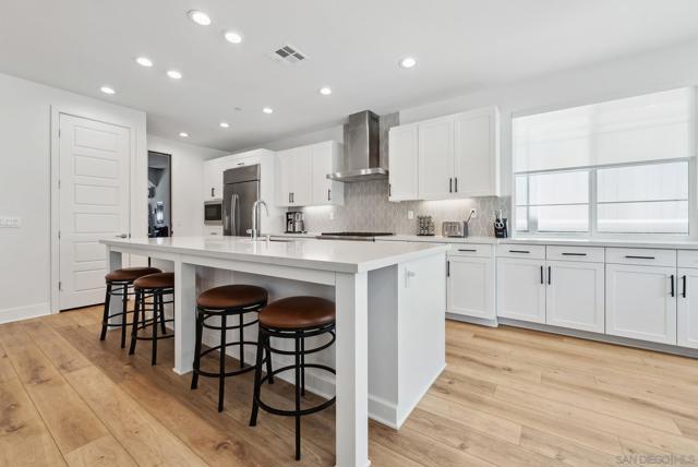8246 Rose Quartz Cir, San Diego CA: https://media.crmls.org/mediaz/87e5141e-880e-4917-b4e8-a5d62855cf22.jpg