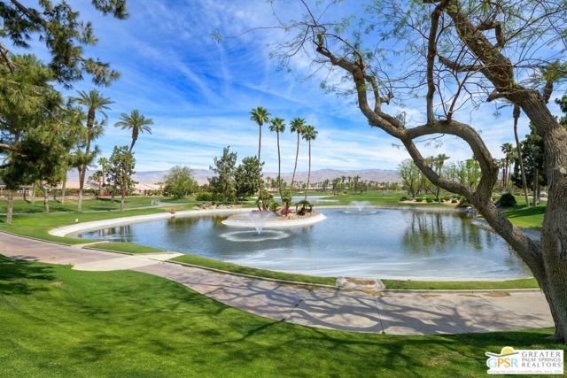 78797 Falsetto Drive, Palm Desert CA: https://media.crmls.org/mediaz/87e51b03-9ac3-48ad-9903-97ac4c01865e.jpg