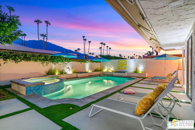 1404 E Sierra Way, Palm Springs CA: https://media.crmls.org/mediaz/87e5558e-22e6-4e95-8274-630b48c2caee.jpg