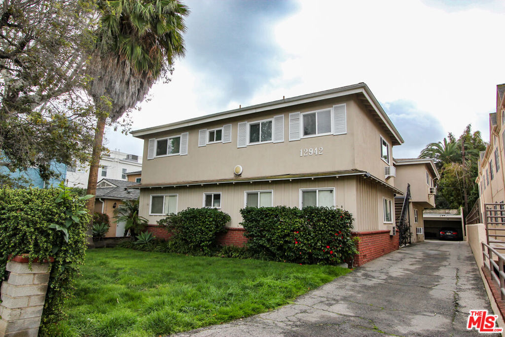 12942 Moorpark Street #4