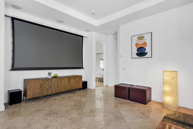51075 Marbella Court, La Quinta CA: https://media.crmls.org/mediaz/87e63845-1243-4442-967d-5496f0c7c0ef.jpg