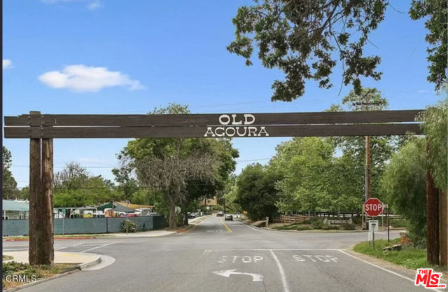 28461 Driver Avenue, Agoura Hills CA: https://media.crmls.org/mediaz/87e64a19-765f-4c39-b34a-6cc1cd7f3463.jpg