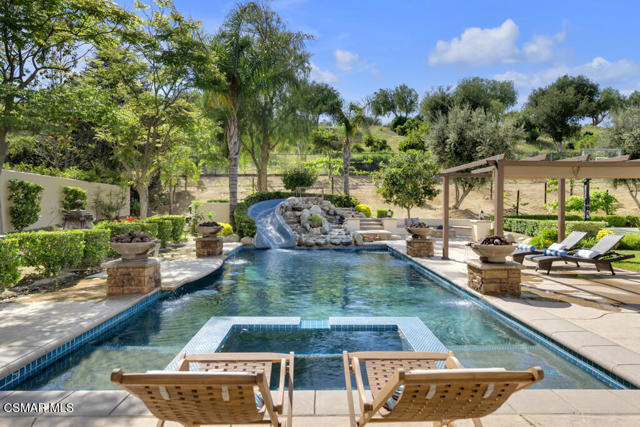 5715 Calais Court, Calabasas CA: https://media.crmls.org/mediaz/87e68546-f1ad-48f0-96d4-32d346ef65c7.jpg