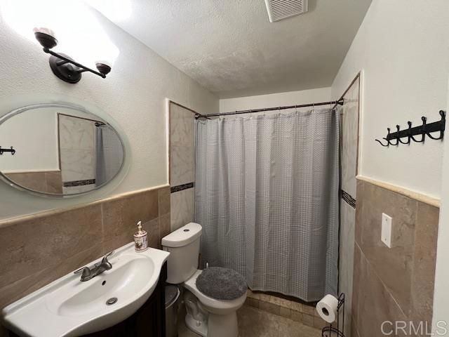 3753 Coleman Avenue, San Diego CA: https://media.crmls.org/mediaz/87e81617-3c48-43f7-b3d7-3a2b0cd49c90.jpg