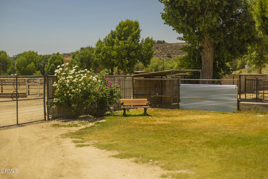 https://media.crmls.org/mediaz/87e96b61-eda1-47de-9d77-21af9f52afc6.jpg?preset=X-Large