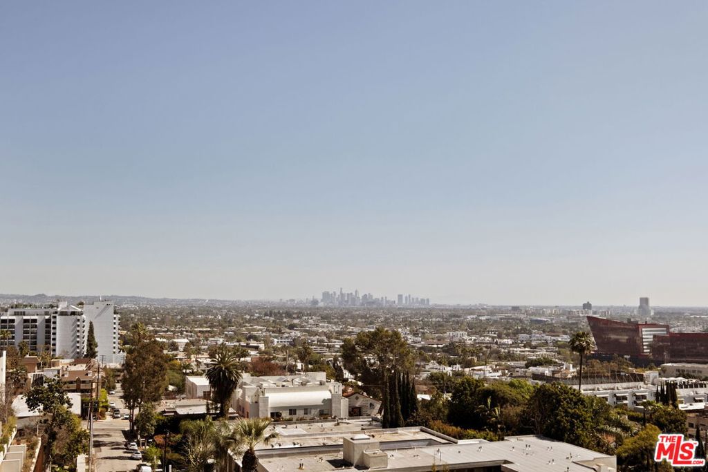https://media.crmls.org/mediaz/87e9b332-564e-46aa-9090-5f9668142a48.jpg?preset=X-Large