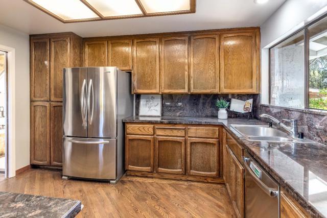 20412 CUNNINGHAM Place, Saratoga CA: https://media.crmls.org/mediaz/87ea7b65-6064-4427-bb8b-d13889944e2f.jpg