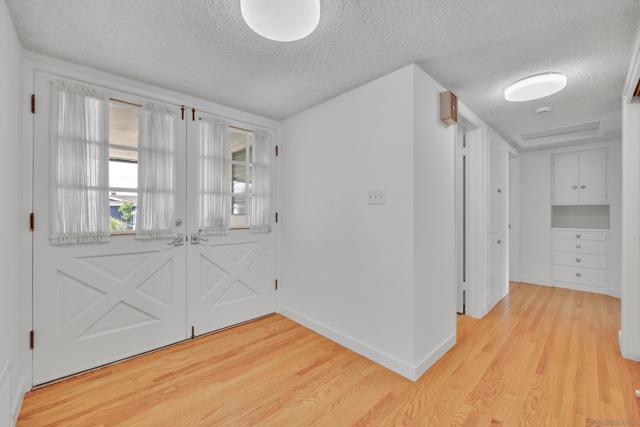 6186 Capri, San Diego CA: https://media.crmls.org/mediaz/87ea7d70-82a6-41f2-a28b-55ab5e179ac0.jpg