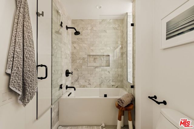 712 Nowita Place photo 12