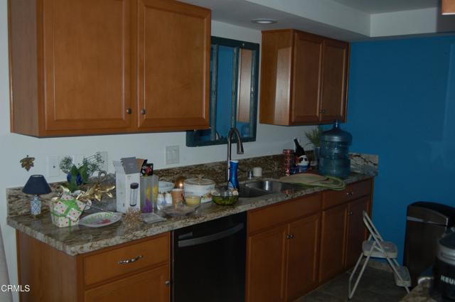 Detail Gallery Image 5 of 7 For 165 Courtyard Dr, Port Hueneme,  CA 93041 - 3 Beds | 2 Baths