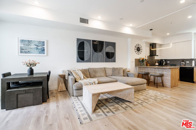 4912 S Centinela Avenue, Los Angeles CA: https://media.crmls.org/mediaz/87ec59d1-5d95-46a9-8ea7-f3a1803c0646.jpg