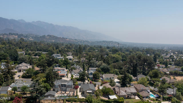 4531 El Camino Corto, La Canada Flintridge CA: https://media.crmls.org/mediaz/87eca015-c335-48f3-a6fc-cfb15cb34b9a.jpg