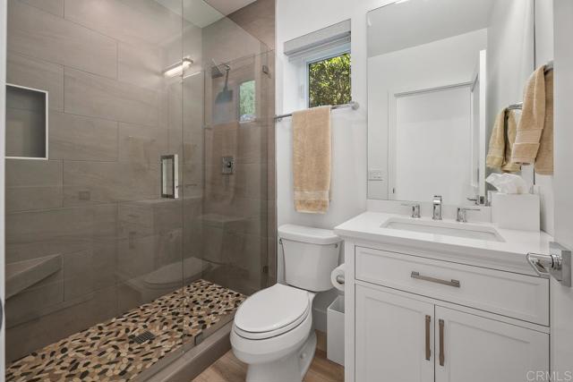 Detail Gallery Image 26 of 30 For 555 Amphitheatre, Del Mar,  CA 92014 - 4 Beds | 3/1 Baths