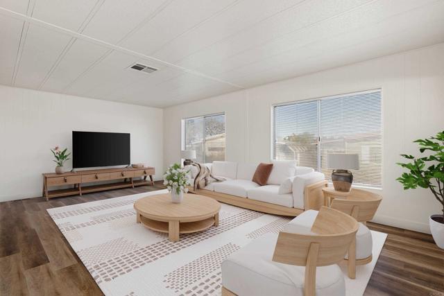 Detail Gallery Image 5 of 39 For 2130 Sunset Dr #55,  Vista,  CA 92081 - 2 Beds | 2 Baths