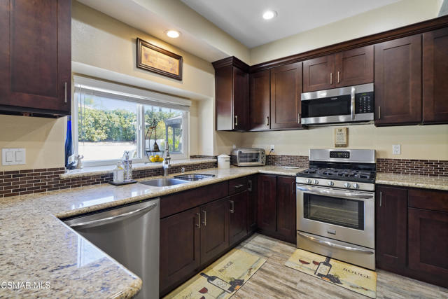 14291 Clemson Street, Moorpark CA: https://media.crmls.org/mediaz/87eeb9c7-0963-44ea-8149-8b688cfd15d8.jpg