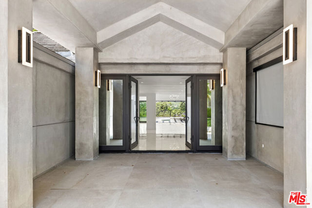 4423 Bergamo Drive, Encino CA: https://media.crmls.org/mediaz/87ef140c-e6d9-4e02-b560-93c027944eb1.jpg